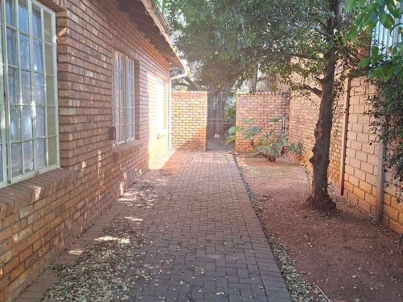 House For Sale in Doornpoort - Photo 6