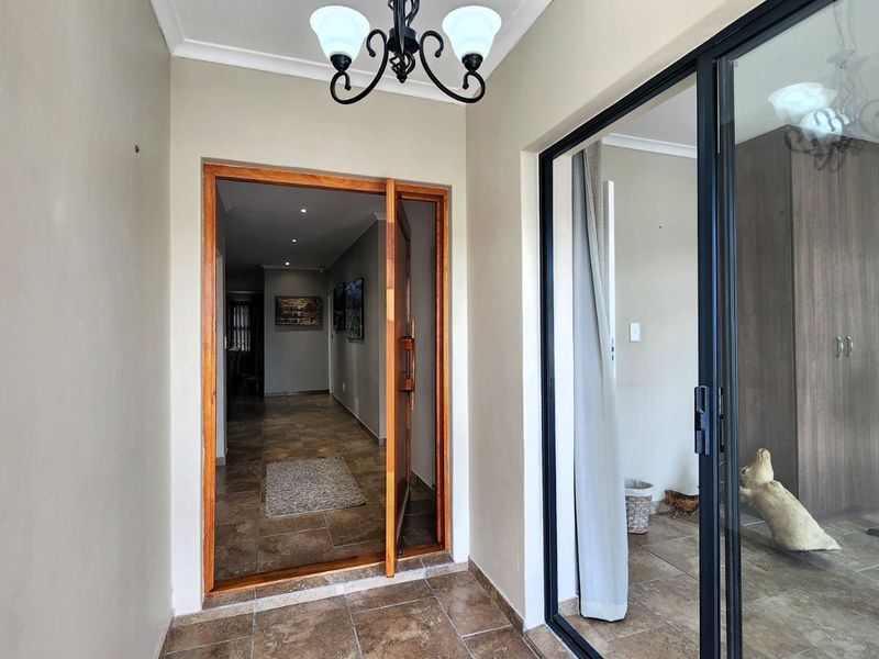 House For Sale in Fairview Golf Estate - Photo 2