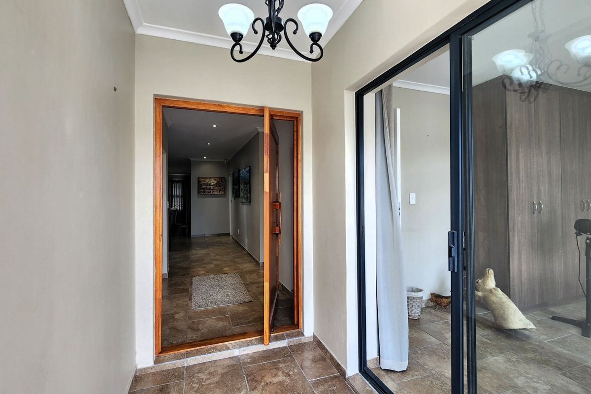 House For Sale in Fairview Golf Estate - Photo 2