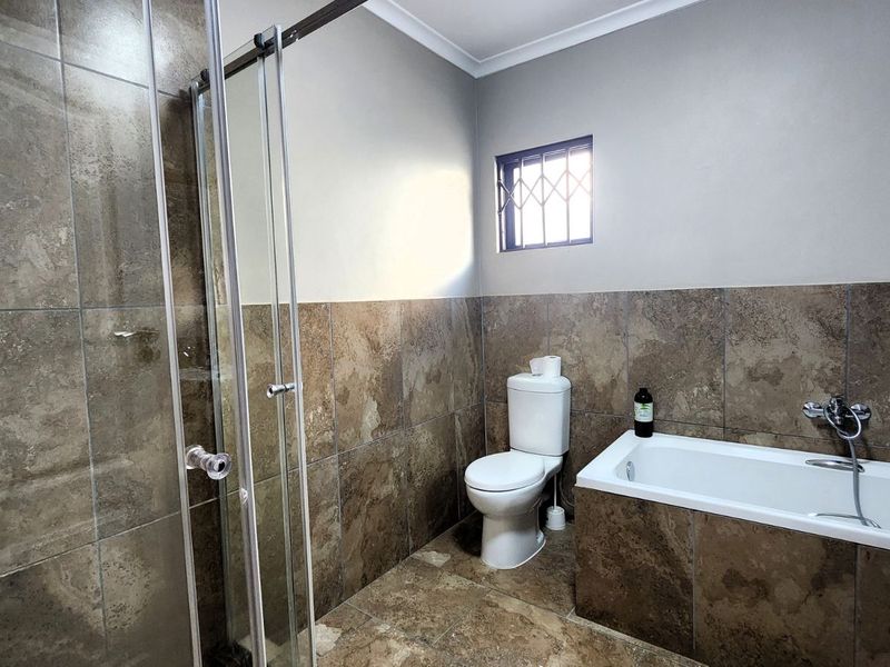 House For Sale in Fairview Golf Estate - Photo 10