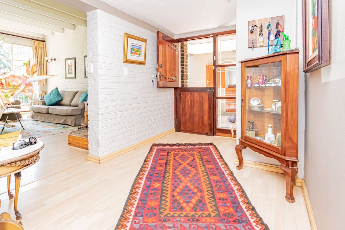 House For Sale in President Ridge - Photo 3