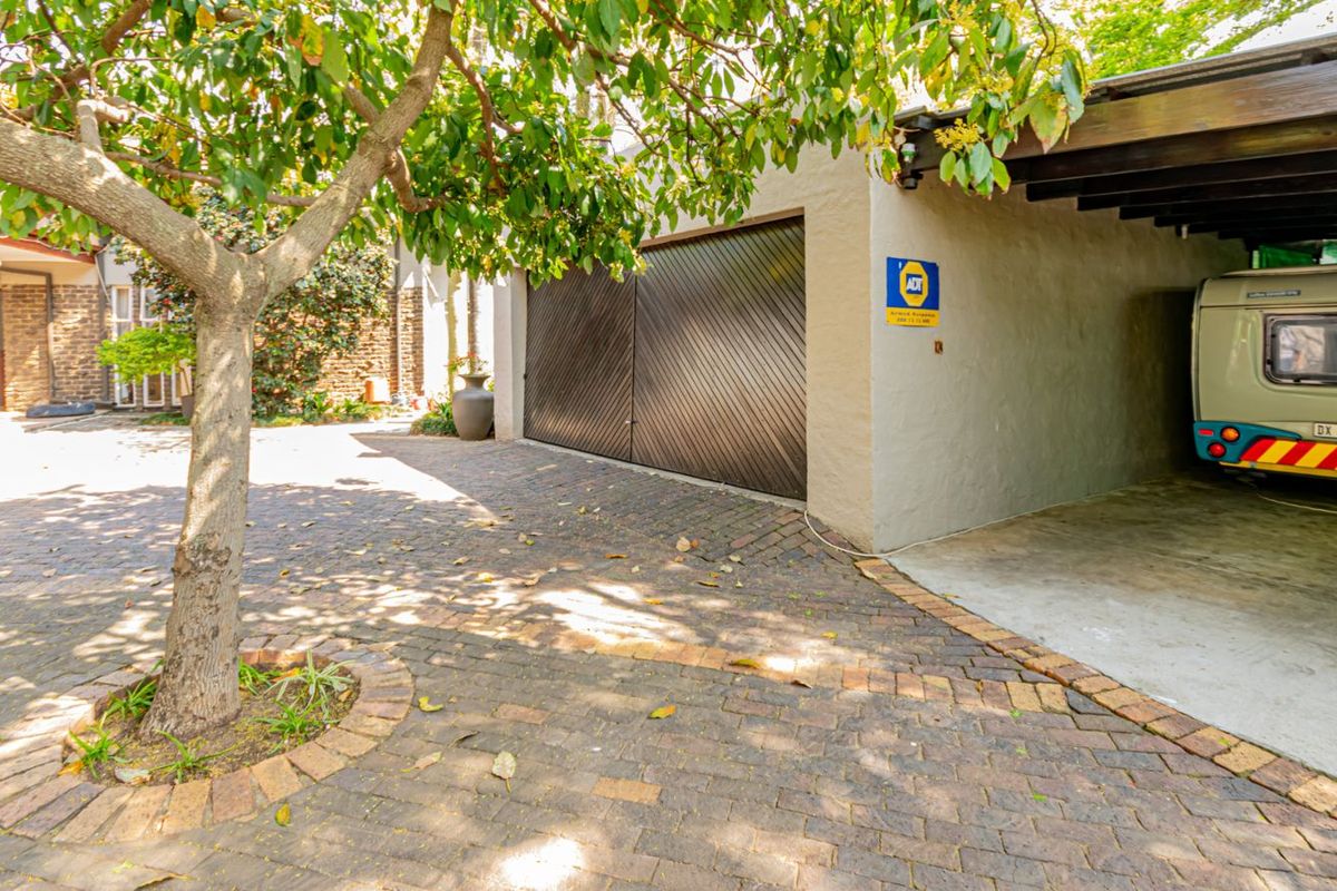 House For Sale in President Ridge - Photo 2