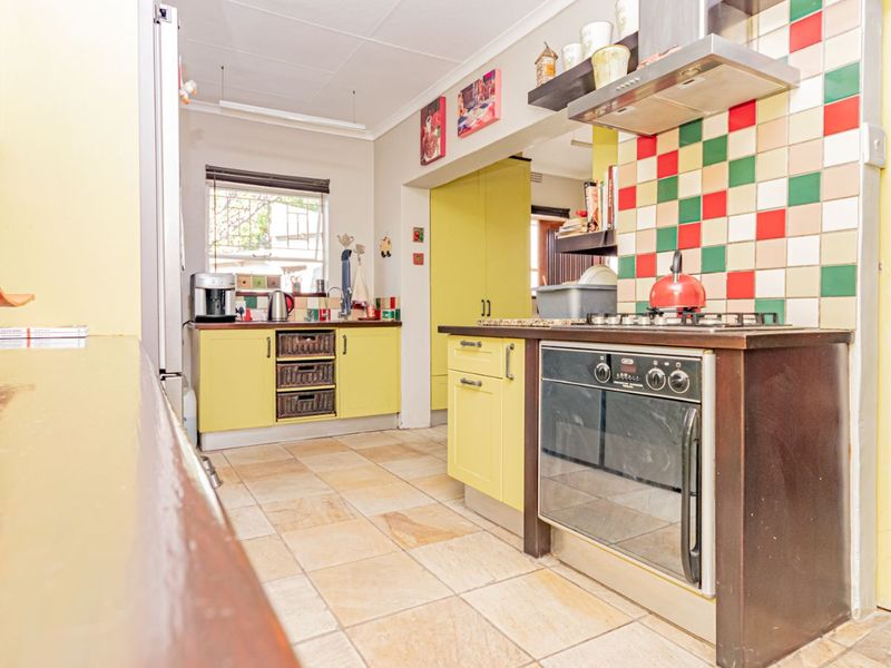 House For Sale in President Ridge - Photo 8