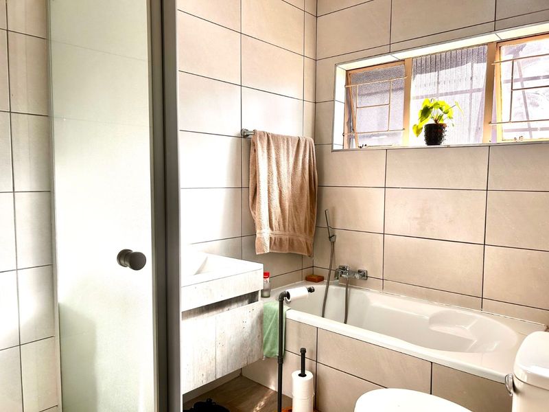 House For Sale in Valhalla - Photo 9