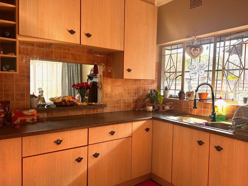 House For Sale in Valhalla - Photo 6