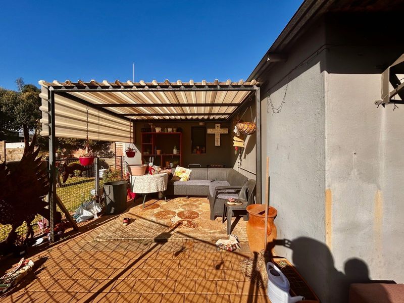 House For Sale in Valhalla - Photo 4