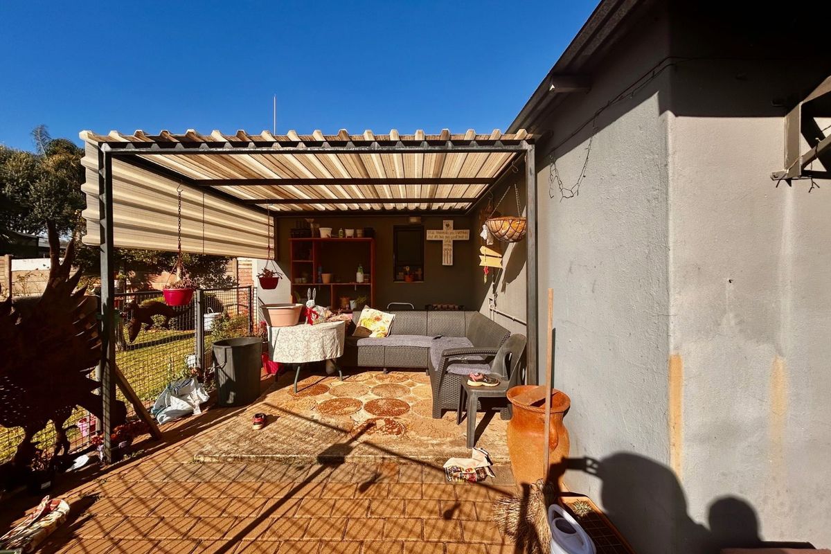 House For Sale in Valhalla - Photo 4