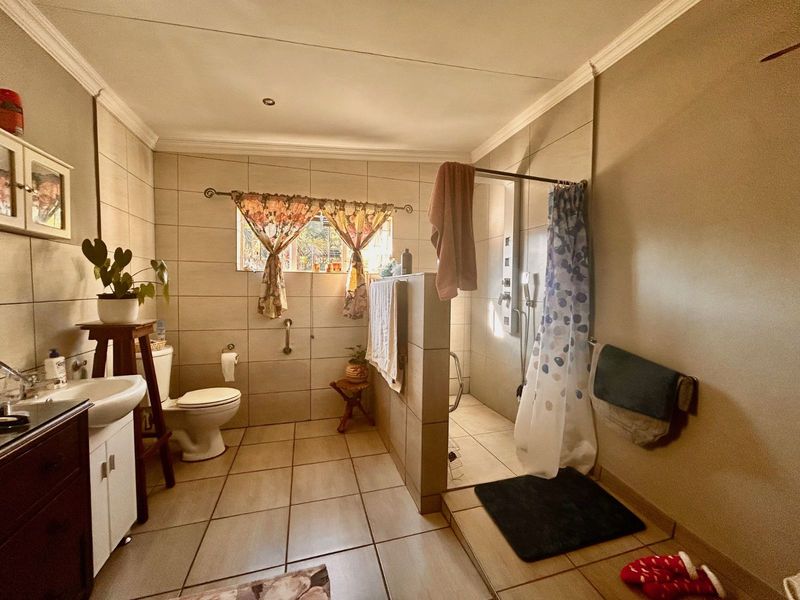 House For Sale in Valhalla - Photo 3