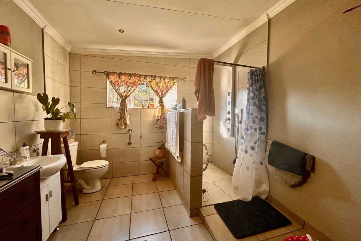 House For Sale in Valhalla - Photo 3