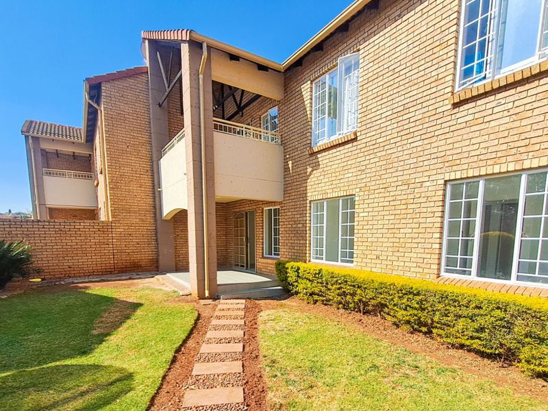 Apartment For Sale in Die Hoewes - Photo 5