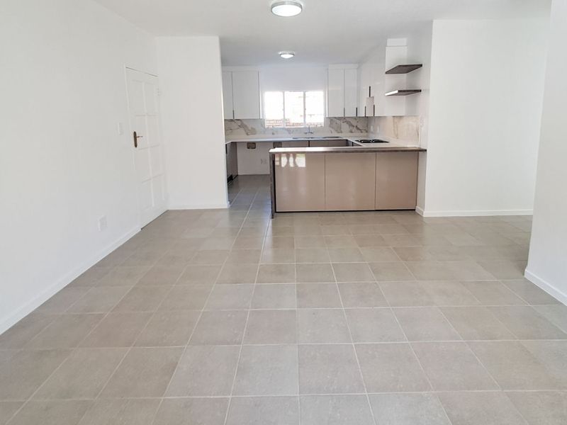 Apartment For Sale in Die Hoewes - Photo 10