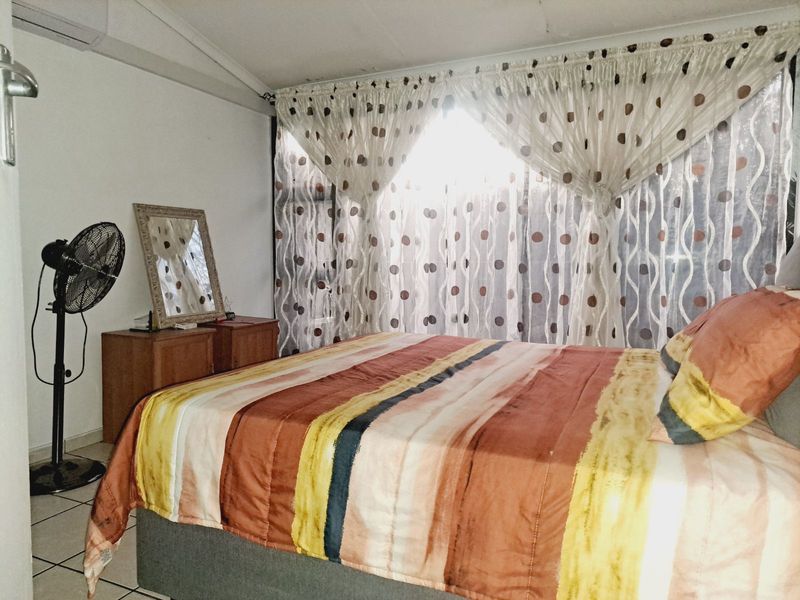 Townhouse For Sale in Meyerspark - Photo 6