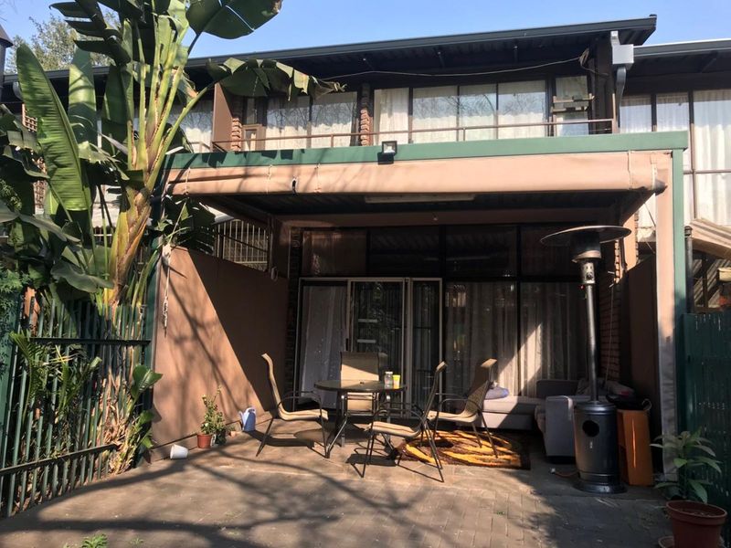 Townhouse For Sale in Meyerspark - Photo 3