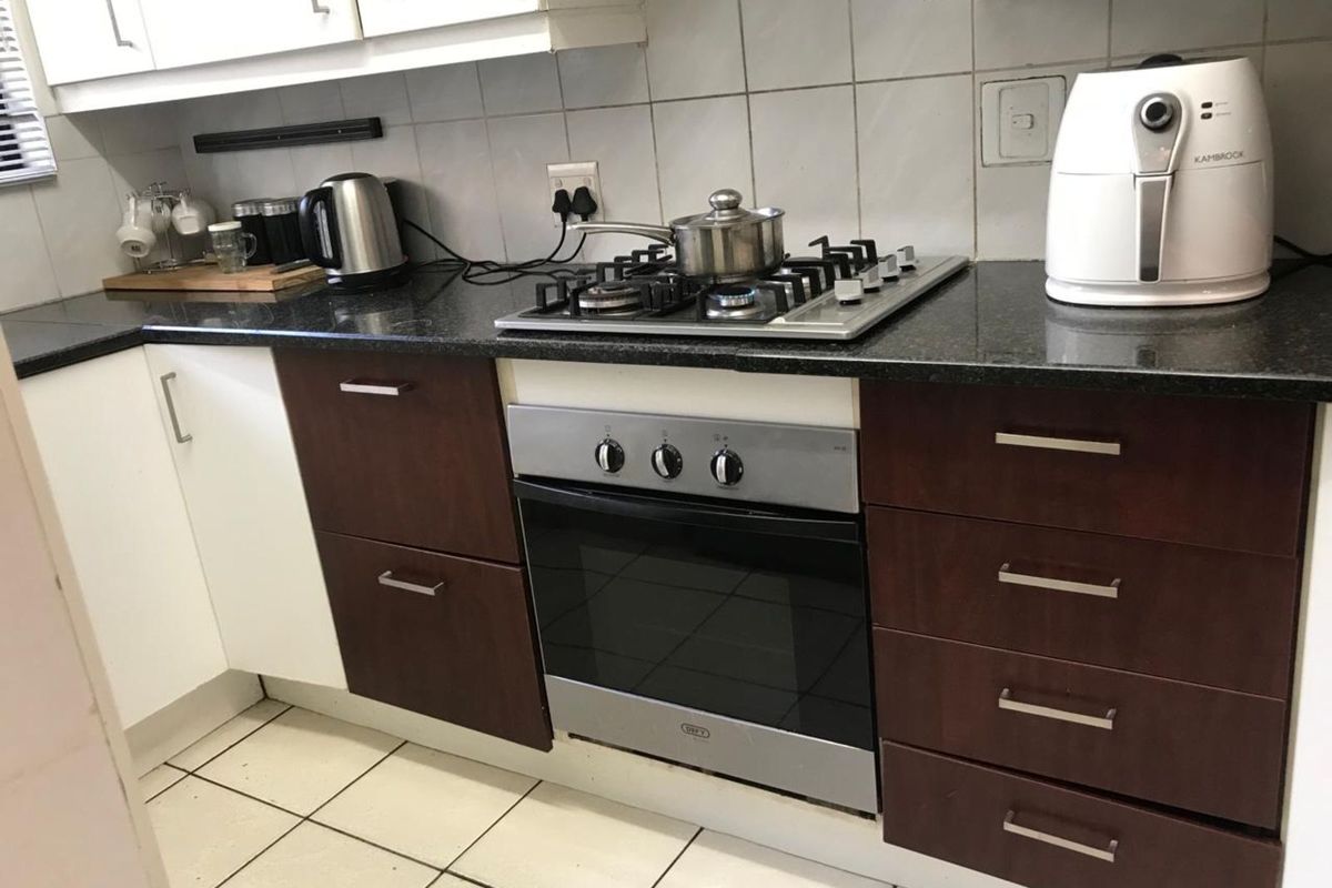 Townhouse For Sale in Meyerspark - Photo 4