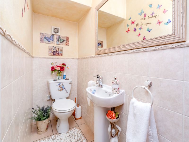 Townhouse For Sale in Willowbrook - Photo 6