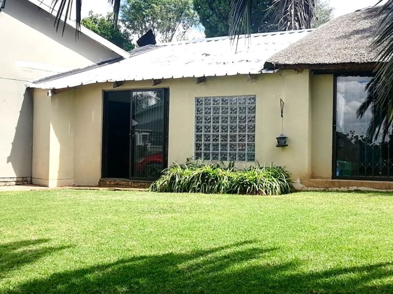 House For Sale in Krugersdorp North - Photo 2