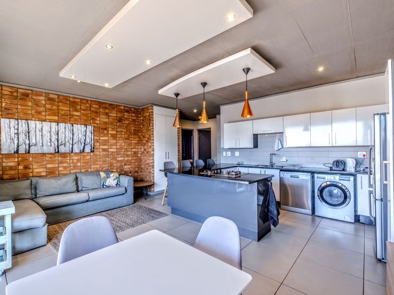 Apartment For Sale in Waterkloof - Photo 5