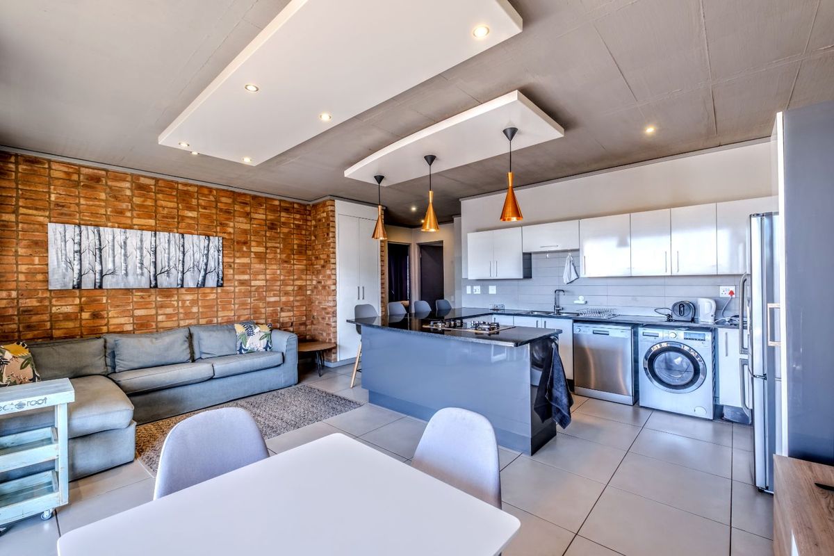 Apartment For Sale in Waterkloof - Photo 5