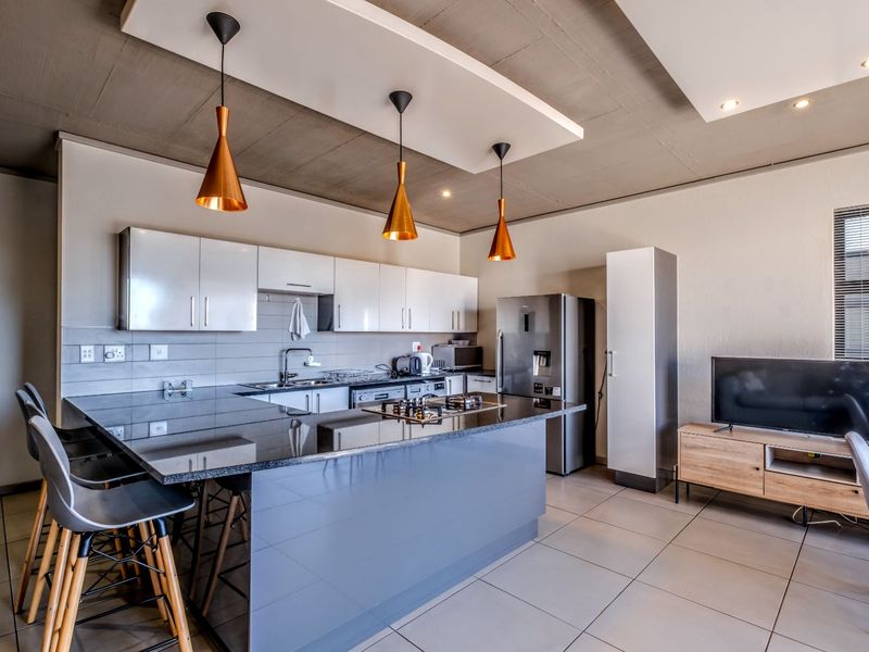 Apartment For Sale in Waterkloof - Photo 6