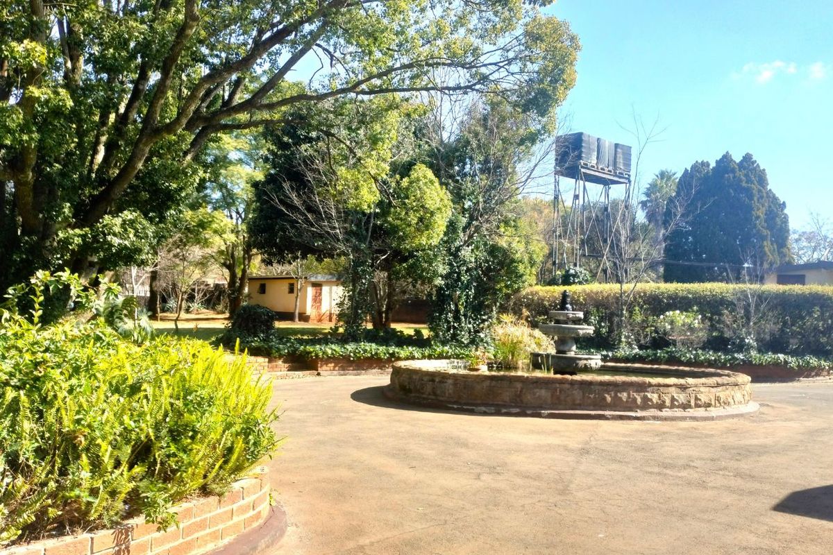 House For Sale in Chancliff AH - Photo 3