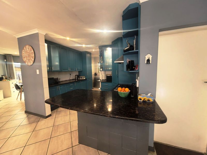 House For Sale in Eldoraigne - Photo 9