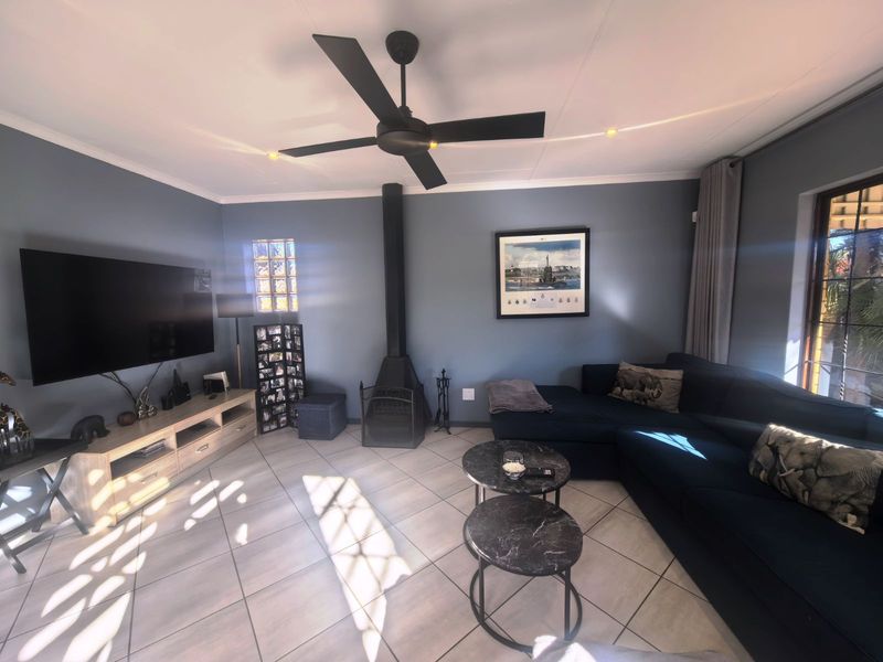 House For Sale in Eldoraigne - Photo 4