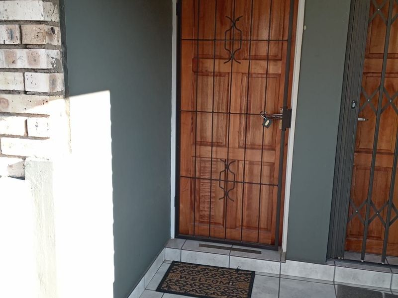 Apartment For Sale in Helderkruin - Photo 7