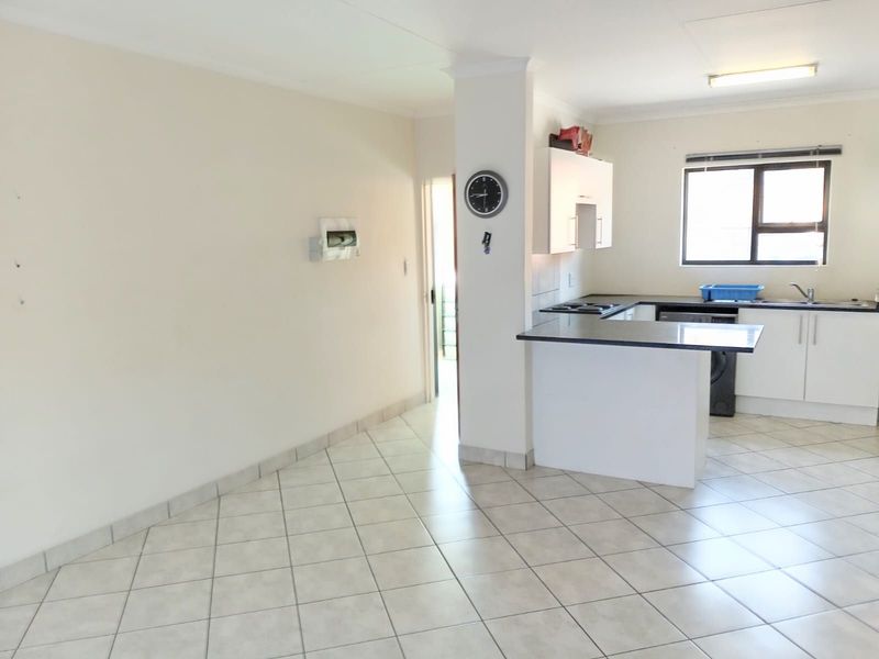 Apartment For Sale in Helderkruin - Photo 10