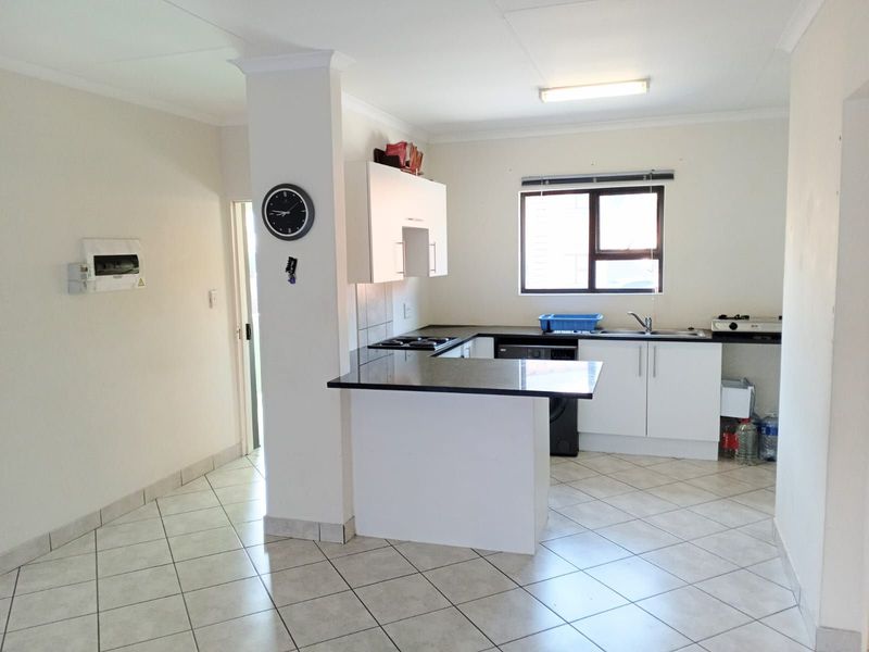 Apartment For Sale in Helderkruin - Photo 9