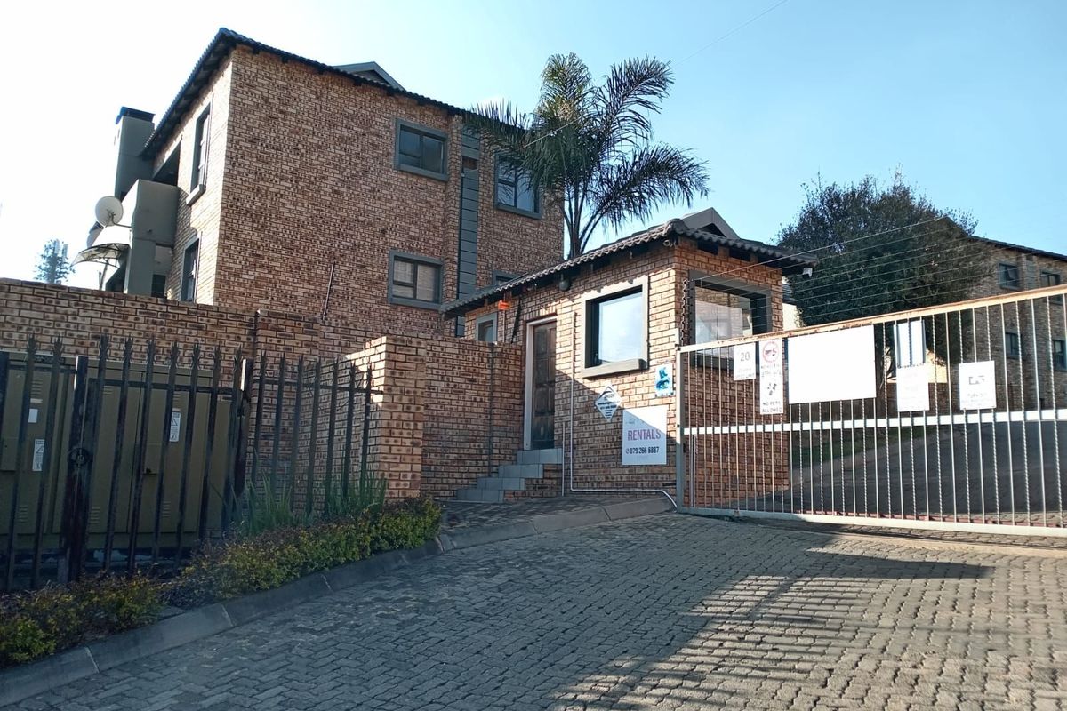 Apartment For Sale in Helderkruin - Photo 3