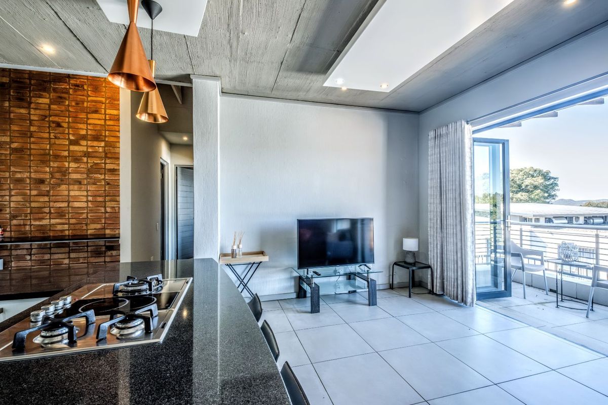 Apartment For Sale in Waterkloof - Photo 4