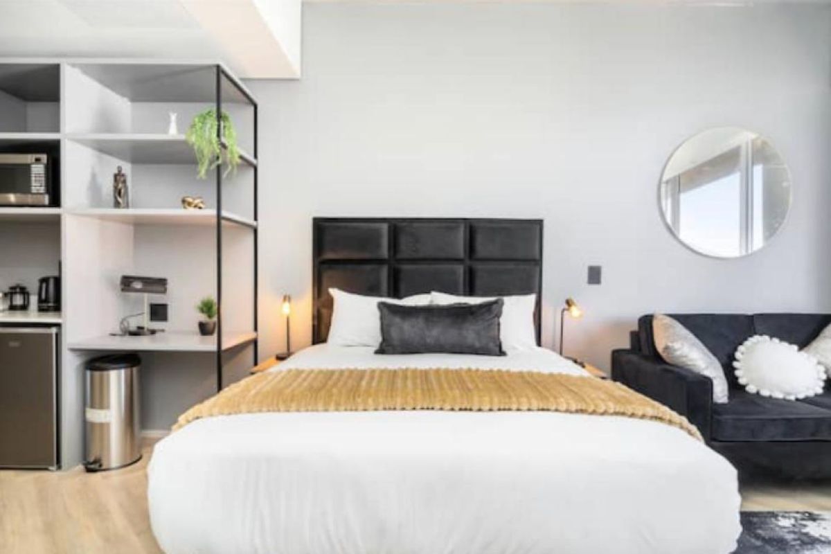 Apartment For Sale in Cape Town City Centre - Photo 2