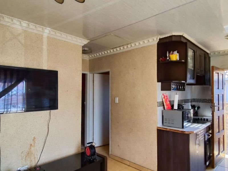 House For Sale in Savanna City - Photo 4