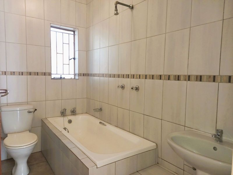 Townhouse For Sale in Brits Central - Photo 9