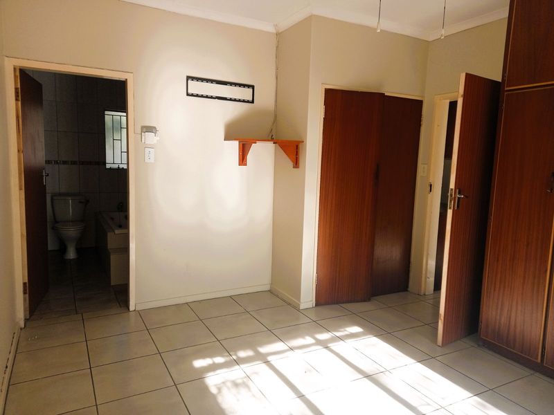 Townhouse For Sale in Brits Central - Photo 8