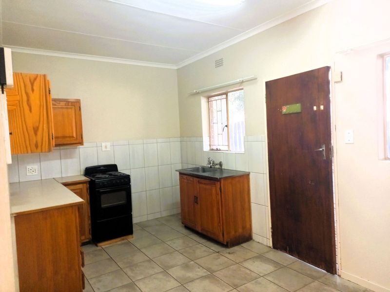 Townhouse For Sale in Brits Central - Photo 5