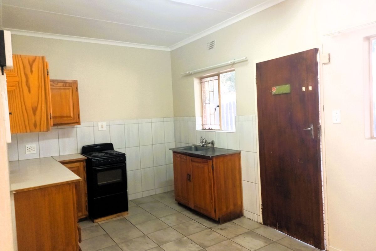 Townhouse For Sale in Brits Central - Photo 5