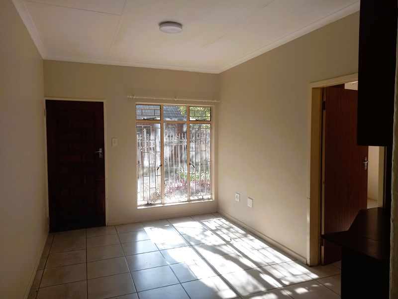 Townhouse For Sale in Brits Central - Photo 2