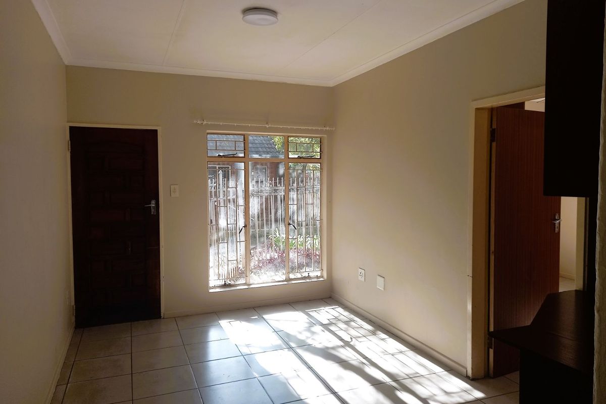 Townhouse For Sale in Brits Central - Photo 2