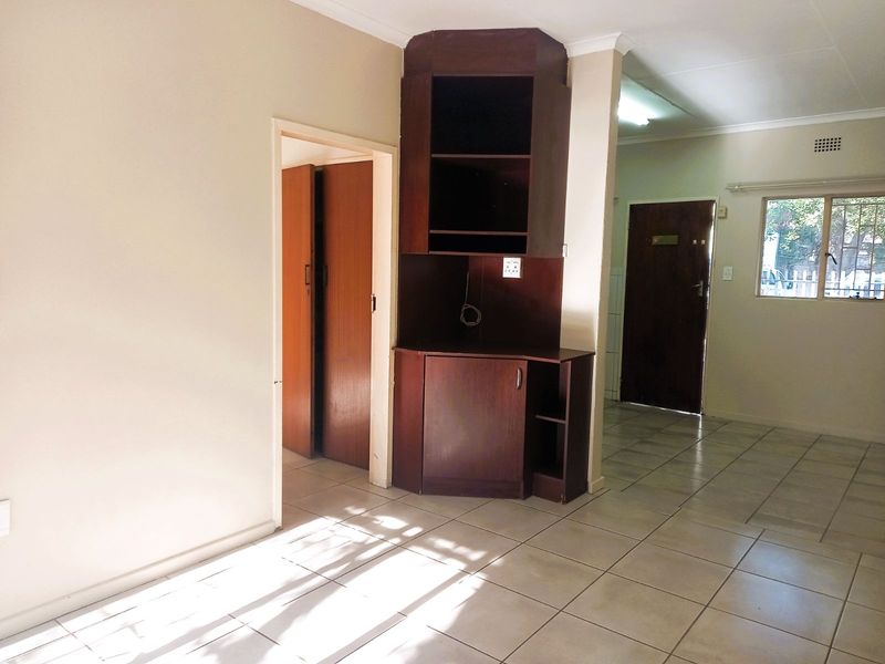 Townhouse For Sale in Brits Central - Photo 3