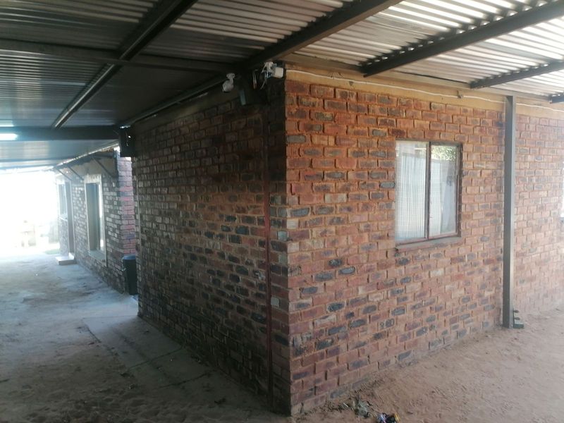 House For Sale in Phagameng - Photo 6