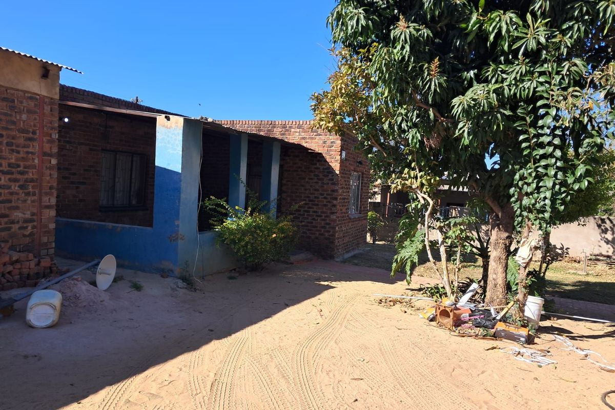House For Sale in Phagameng - Photo 2