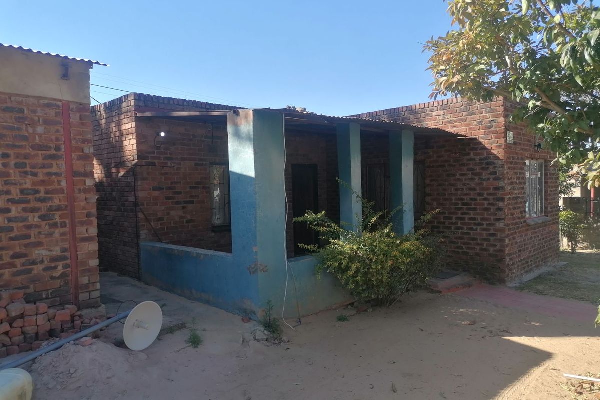 House For Sale in Phagameng - Photo 3