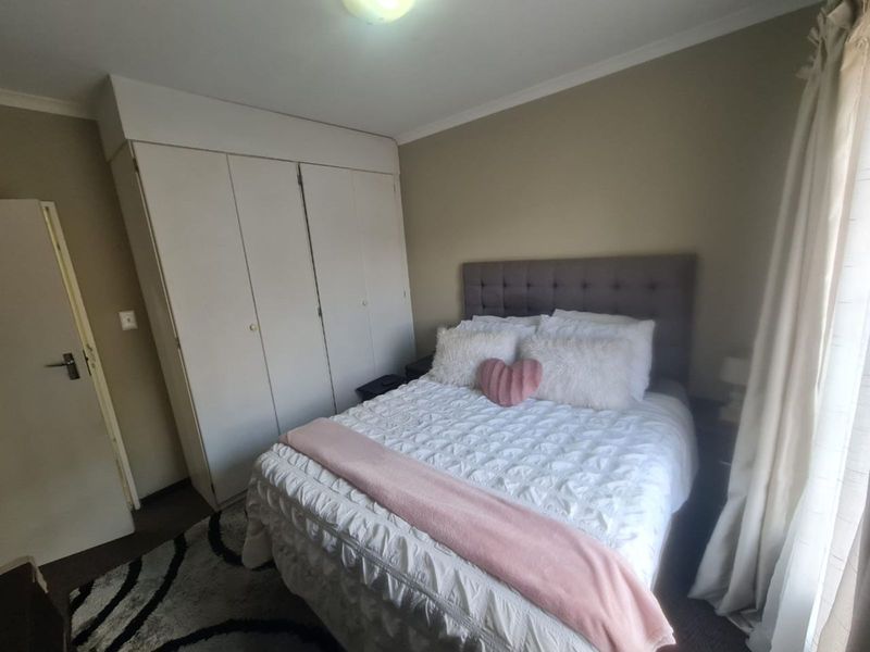 Apartment For Sale in Northgate - Photo 9