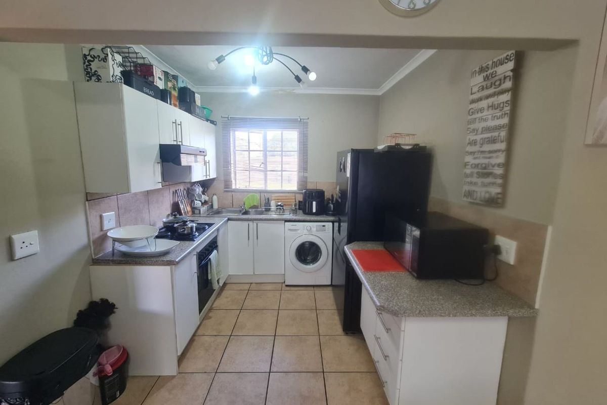 Apartment For Sale in Northgate - Photo 4