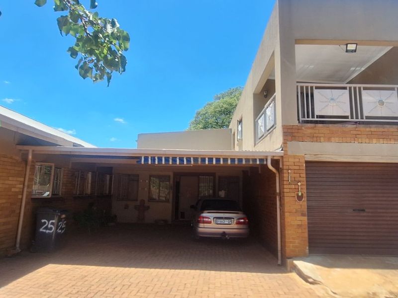 House For Sale in Carletonville Central - Photo 3