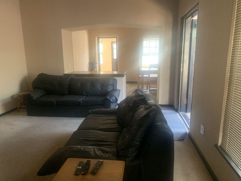 House For Sale in Albertinia Central - Photo 10