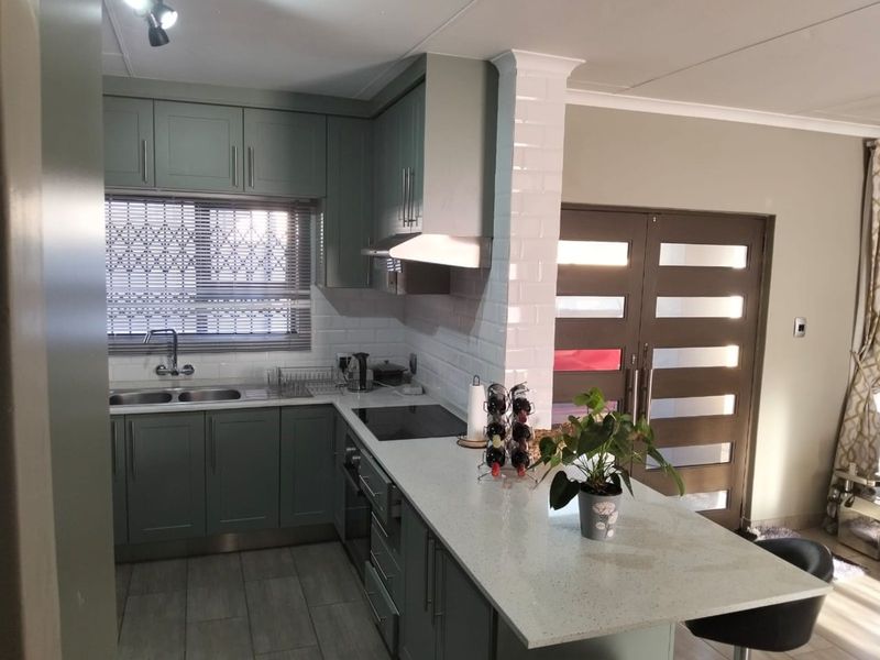 House For Sale in Bendor - Photo 7