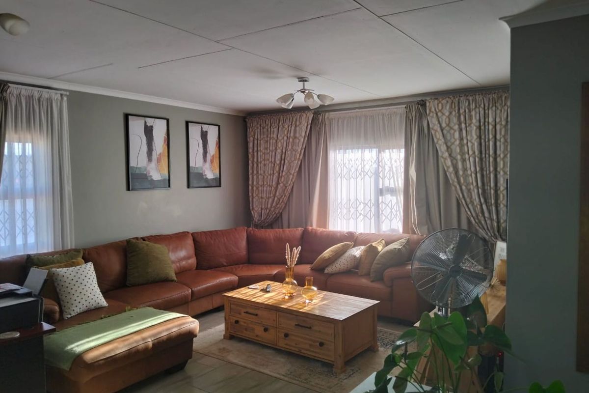 House For Sale in Bendor - Photo 4