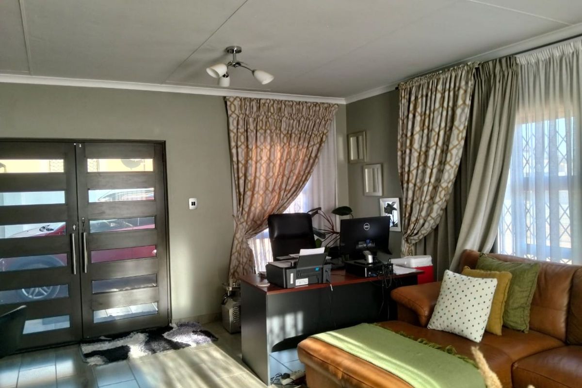 House For Sale in Bendor - Photo 5